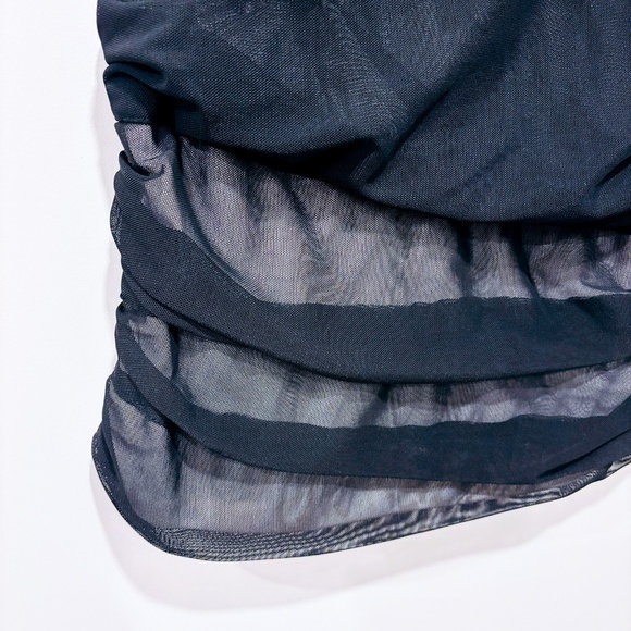 CHARLOTTE RUSSE Black fitted strapless dress with mesh - Picture 6 of 8